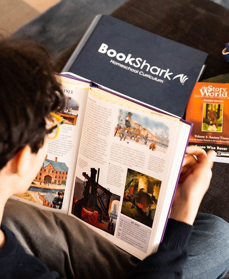 Little_girl_with_BookShark