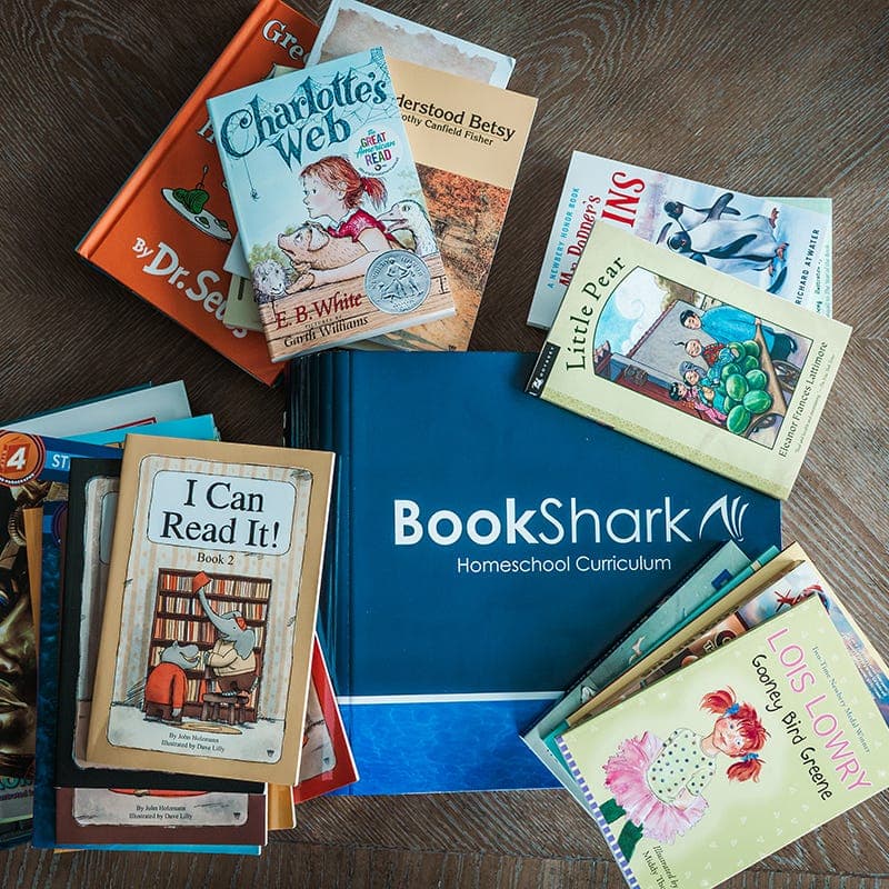 Little_girl_with_BookShark