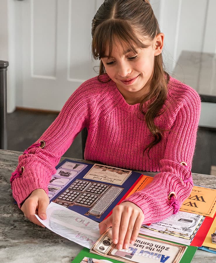 Little_girl_with_BookShark